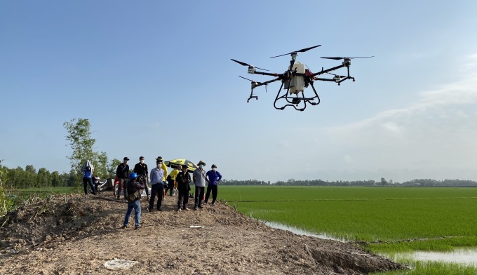 Drone MiSmart đồng hành cùng bà con nông dân 